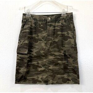 Baccini Size 6 Green Camoflage Print‎ Mini Skirt Pockets Stitched Raw Hem